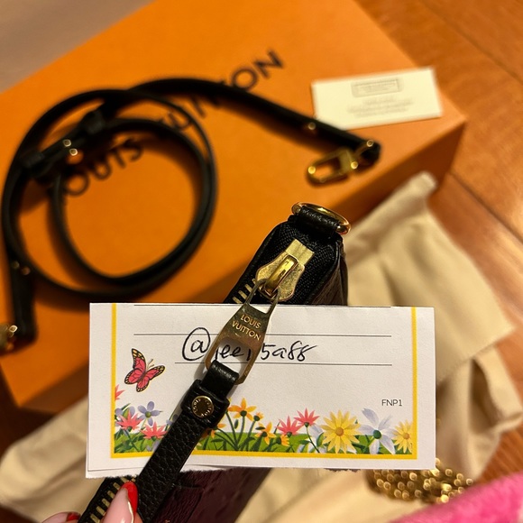 Louis Vuitton easy pouch on strap - Picture 11 of 11